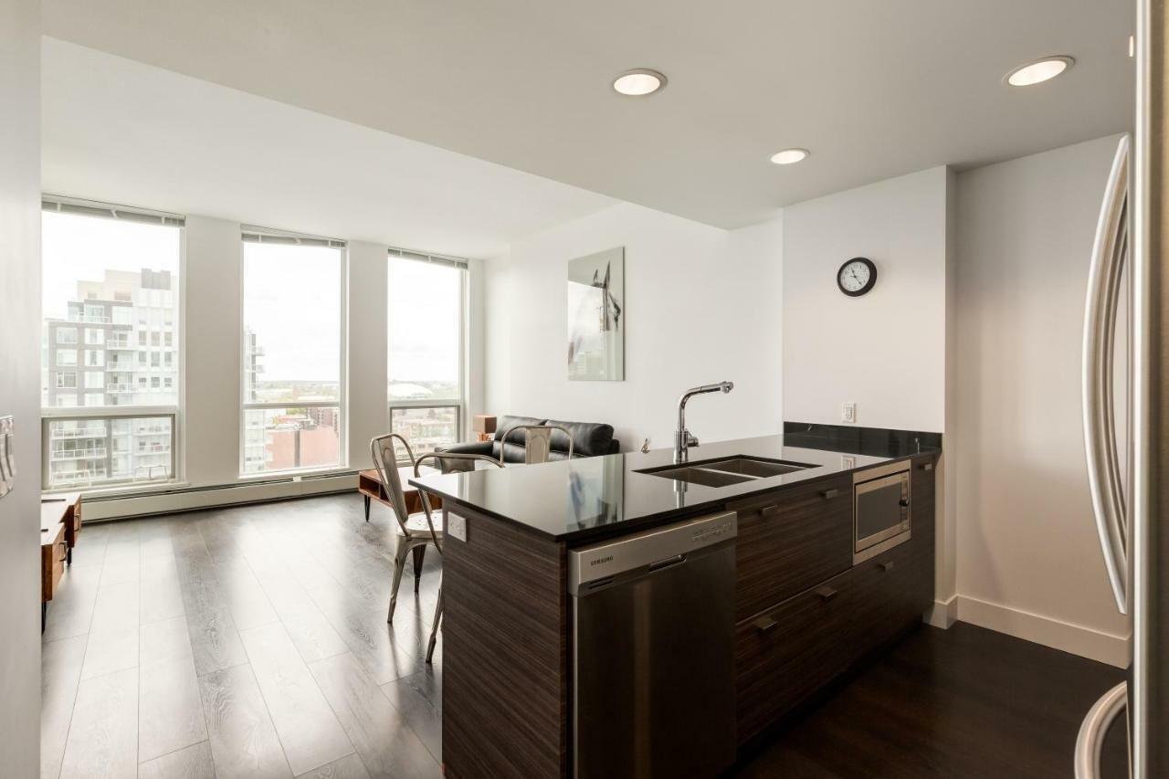 The Drake By Corporate Stays Apartment